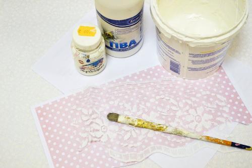 Как приклеить потолочный плинтус на обои. Потолочный плинтус на обои, как клеить: подбор материала 07 Как приклеить потолочный плинтус на обои. Потолочный плинтус на обои, как клеить: подбор материала 07