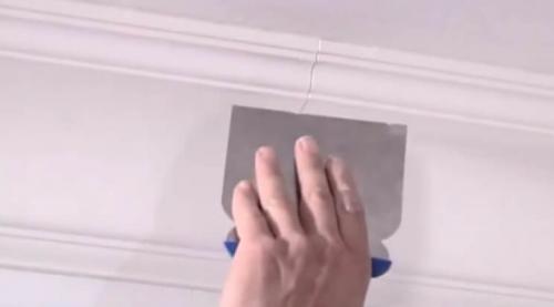 Как клеить потолочный плинтус правильно. Клей для потолочного плинтуса: как выбрать и наносить 19