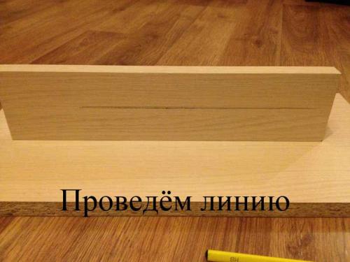 Как приклеить потолочный плинтус перед карнизом. Монтаж потолочного плинтуса.