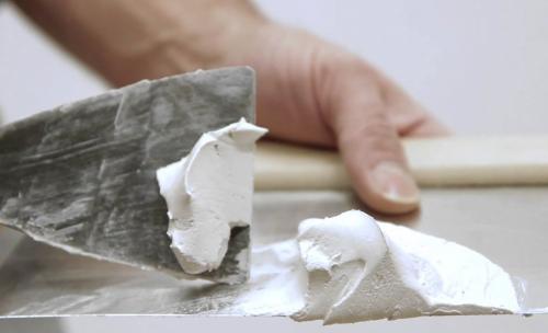 Чем приклеить потолочный плинтус из пенопласта. Как правильно приклеить потолочный плинтус из пенопласта