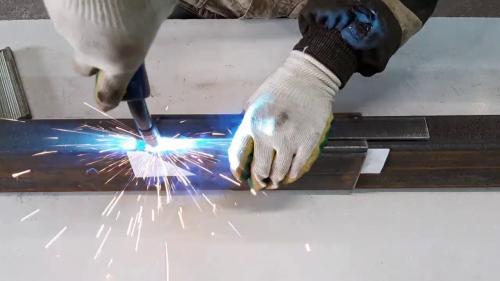 Приспособление для резки профильной трубы. Универсальный кондуктор для резки косоуров под углом 45 и 90 градусов