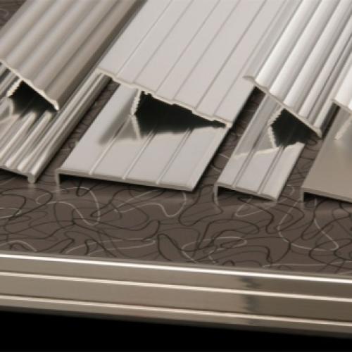 Как запилить под 45 градусов потолочный плинтус. Как ровно отрезать под углом потолочный плинтус 14