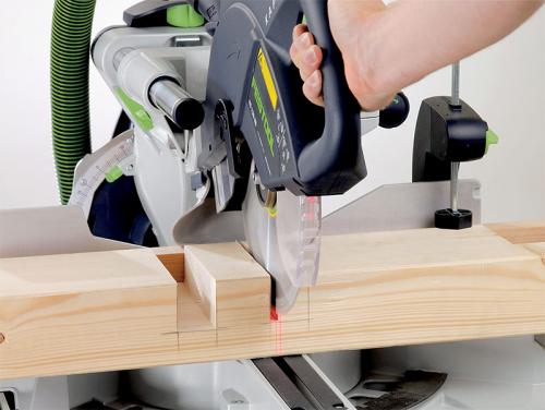 Ручная торцевая пила по дереву с поворотным стуслом. Назначение торцовочной пилы 02