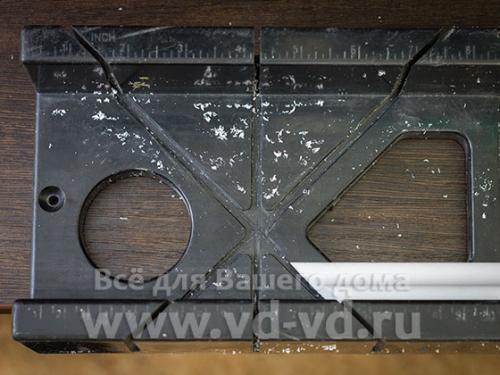 Режем потолочный плинтус с помощью стусла и без него. Внутренний 15