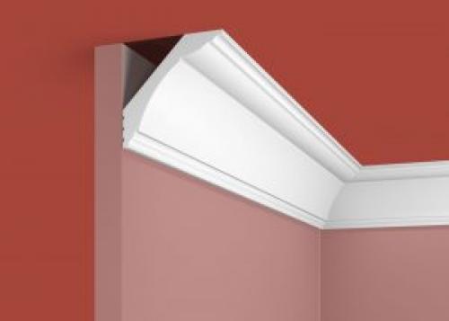 Как отрезать вогнутый потолочный плинтус. На какие характеристики стоит обратить внимание при выборе