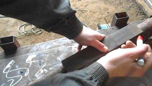 Как разметить трубу вдоль ровно пополам с двух сторон. Как идеально ровно отрезать край любой трубы