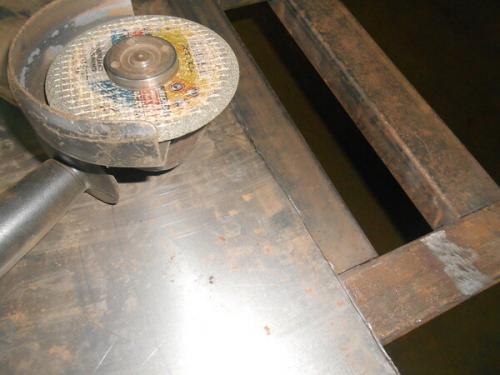 Как правильно и безопасно резать металл болгаркой. Как легко и точно резать листовой металл болгаркой