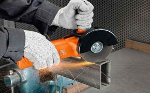 Как правильно резать болгаркой на себя или от себя. И еще раз, почему правильно резать болгаркой искрами на себя