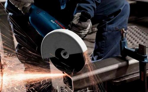 Как правильно держать болгарку при резке металла. Основные правила безопасности по работе с металлом 06