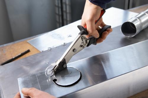 Как правильно держать болгарку при резке металла. Основные правила безопасности по работе с металлом 07