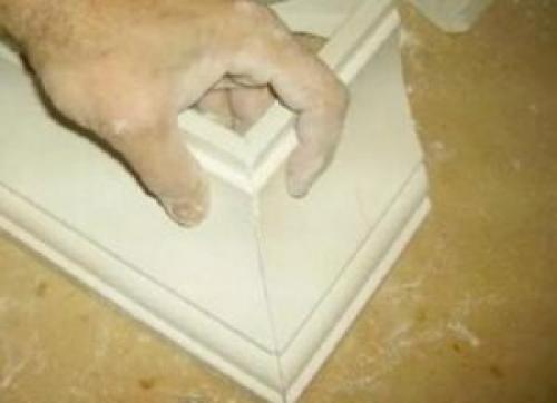 Как сделать внешний угол потолочного плинтуса. Потолочный плинтус –, как сделать угол?