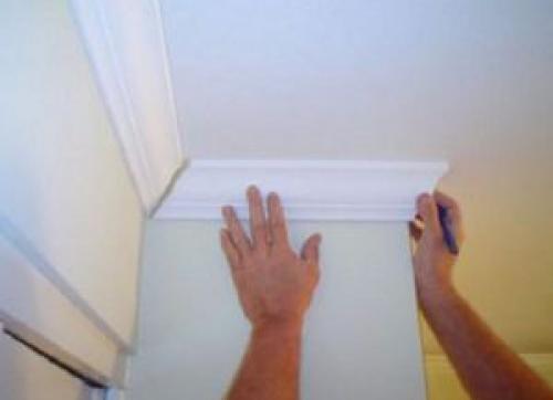 Как сделать внешний угол потолочного плинтуса. Потолочный плинтус –, как сделать угол?