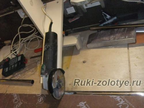 Как ровно отрезать трубу используя подручный инструмент. Оборудование промышленного назначения 16