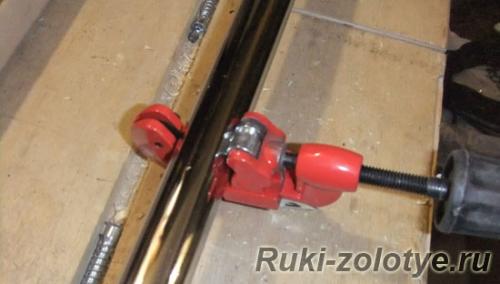 Как ровно отрезать трубу используя подручный инструмент. Оборудование промышленного назначения 13