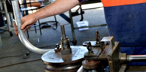 Как распилить профильную трубу под 90 градусов. Процесс идеального изгиба профильной квадратной трубы под прямым углом 14 Как распилить профильную трубу под 90 градусов. Процесс идеального изгиба профильной квадратной трубы под прямым углом 14