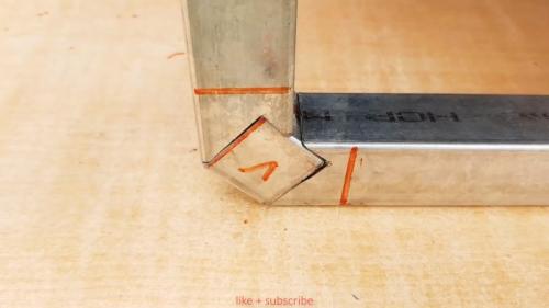 Как распилить профильную трубу под 90 градусов. Процесс идеального изгиба профильной квадратной трубы под прямым углом