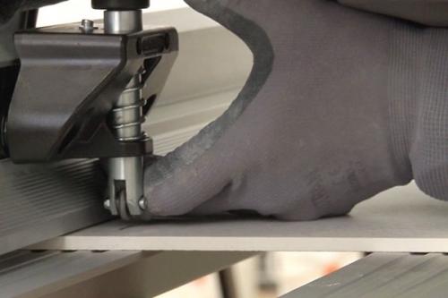 Резка крупноформатного керамогранита под 45 градусов. Резка крупноформатного керамогранита: Пошаговая инструкция 01 Резка крупноформатного керамогранита под 45 градусов. Резка крупноформатного керамогранита: Пошаговая инструкция 01