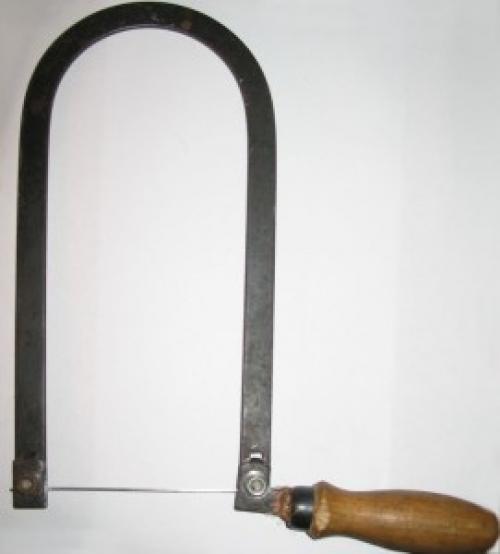 Как правильно пилить лобзиком ручным. Как пилить лобзиком ровно