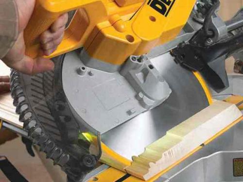 Как Пилить под углом. Как новичку научиться отрезать под углом сорок пять Градусов с помощью циркулярной пилы