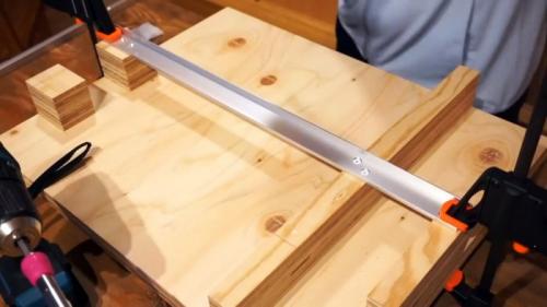 Ограничитель для циркулярной пилы. Процесс изготовления приспособления для дисковой пилы