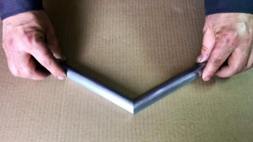 Как отрезать и соединить трубу под любым углом без.. Процесс соединения труб без сварки