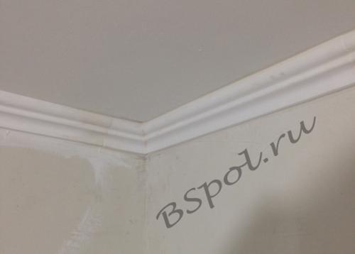 Чем резать полиуретановые багеты. Декоративный плинтус из полиуретана 05