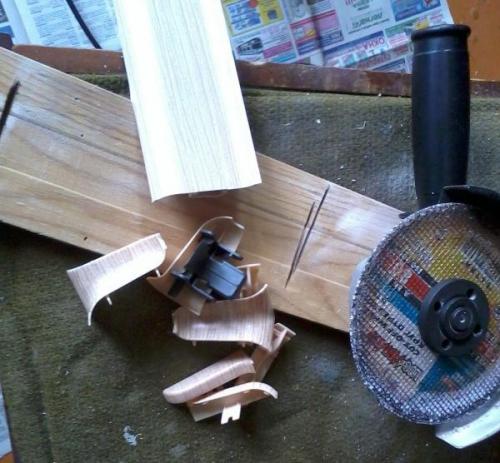 Чем резать европласт. Способы резки пластиковых плинтусов