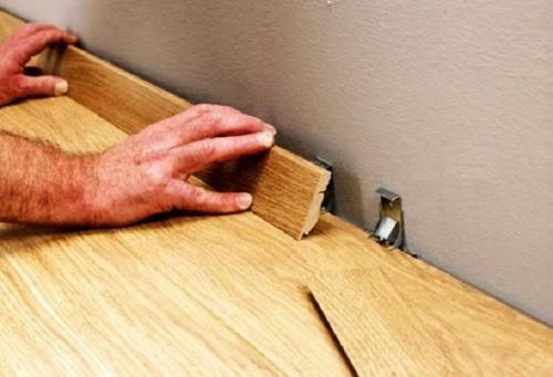Как правильно крепить напольный плинтус. Типы напольных пластиковых плинтусов 10 Как правильно крепить напольный плинтус. Типы напольных пластиковых плинтусов 10