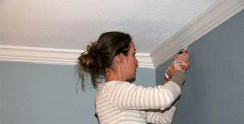 Как клеить потолочный плинтус на шпаклевку. Описание рабочего процесса