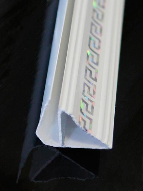 Потолочный плинтус для ПВХ панелей: как крепить. Монтаж потолочного плинтуса