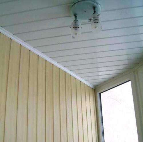Потолочный плинтус для ПВХ панелей: как крепить. Монтаж потолочного плинтуса
