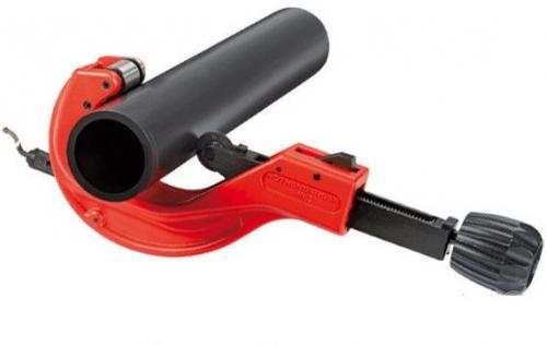 Как ровно отрезать пнд трубу. Чем резать трубу ПНД?