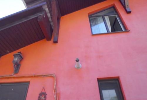 Как сделать дымоходную трубу в частном доме. Влияние типа котла на выбор дымохода