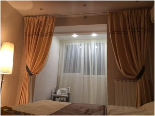 Гардины для натяжных потолков. Настенные карнизы