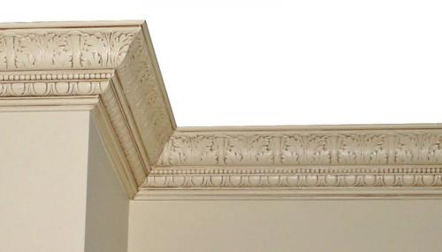 Как правильно клеить потолочные плинтуса в углах. Поклейка плинтуса 03 Как правильно клеить потолочные плинтуса в углах. Поклейка плинтуса 03