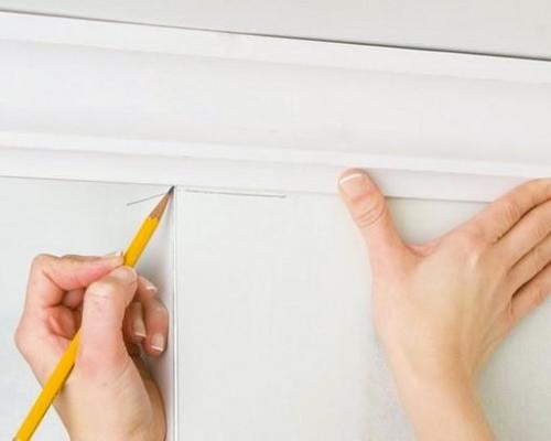 Монтаж плинтуса на натяжные потолки. Порядок работ 04 Монтаж плинтуса на натяжные потолки. Порядок работ 04