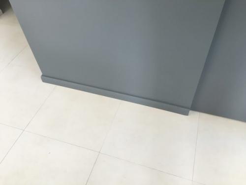 Как подобрать цвет плинтуса для пола правила. Советы по выбору цвета плинтуса