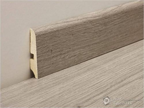 Особенности выбора плинтуса под ламинат. По материалу 03