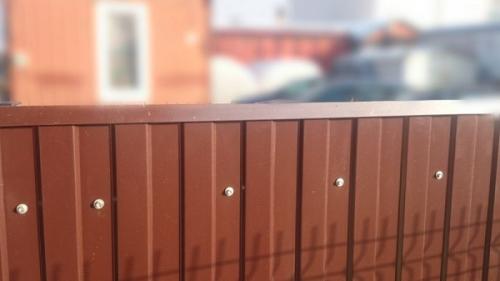 Чем обработать срез профнастила. Чем лучше закрыть острые торцы профнастила