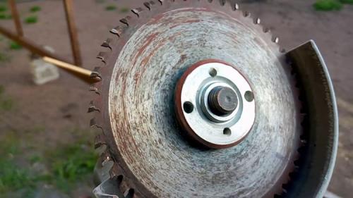 Можно ли распилить ДСП диском по металлу болгаркой. Как ровно отрезать ДСП болгаркой? 02 Можно ли распилить ДСП диском по металлу болгаркой. Как ровно отрезать ДСП болгаркой? 02