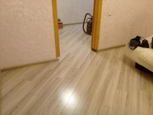 Как самому установить межкомнатную дверь без порога. Как установить межкомнатную дверь без порога