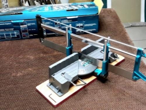 Как отрезать напольный плинтус под 45 градусов. Способы