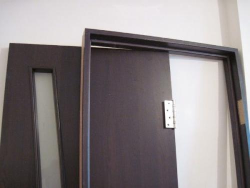 Дюбеля для дверной коробки. Какой крепеж для установки короба двери самый надежный