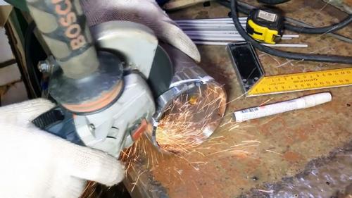 Как врезать трубу в трубу разного диаметра. Воротниковый способ заварки врезки труб разных диаметров