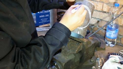 Как врезать трубу в трубу разного диаметра. Воротниковый способ заварки врезки труб разных диаметров