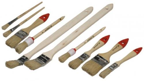 Чем покрыть деревянный плинтус. Как правильно красить плинтус?