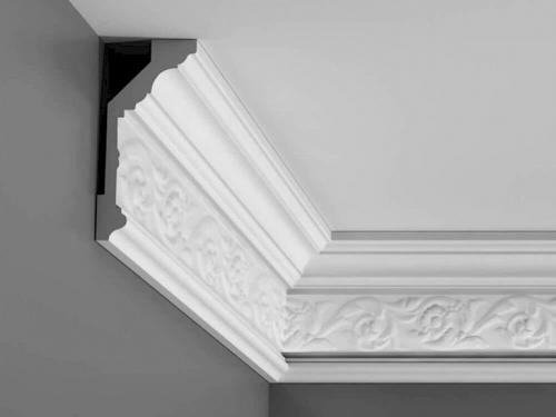 Как использовать стусло для потолочных плинтусов. Как резать потолочный плинтус 20