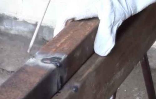 Ведёт профильную трубу при сварке. Тонкости сваривания профильной трубы