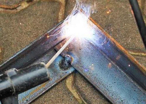 Как научиться варить электросваркой за один день. Научиться быстро варить — это реально