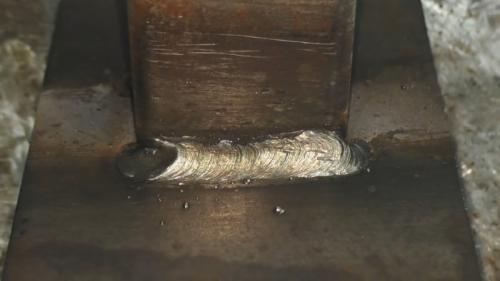 Сварка тонкой профильной трубы. Процесс приварки тонкостенной профильной трубы к толстому металлу (закладной)